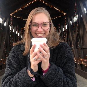 Meet your Posher, Katelyn
